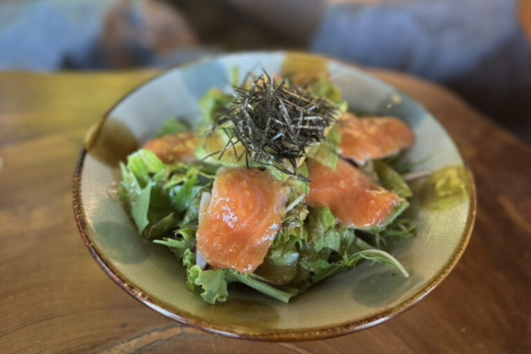 アボカドとサーモンのサラダ　780円